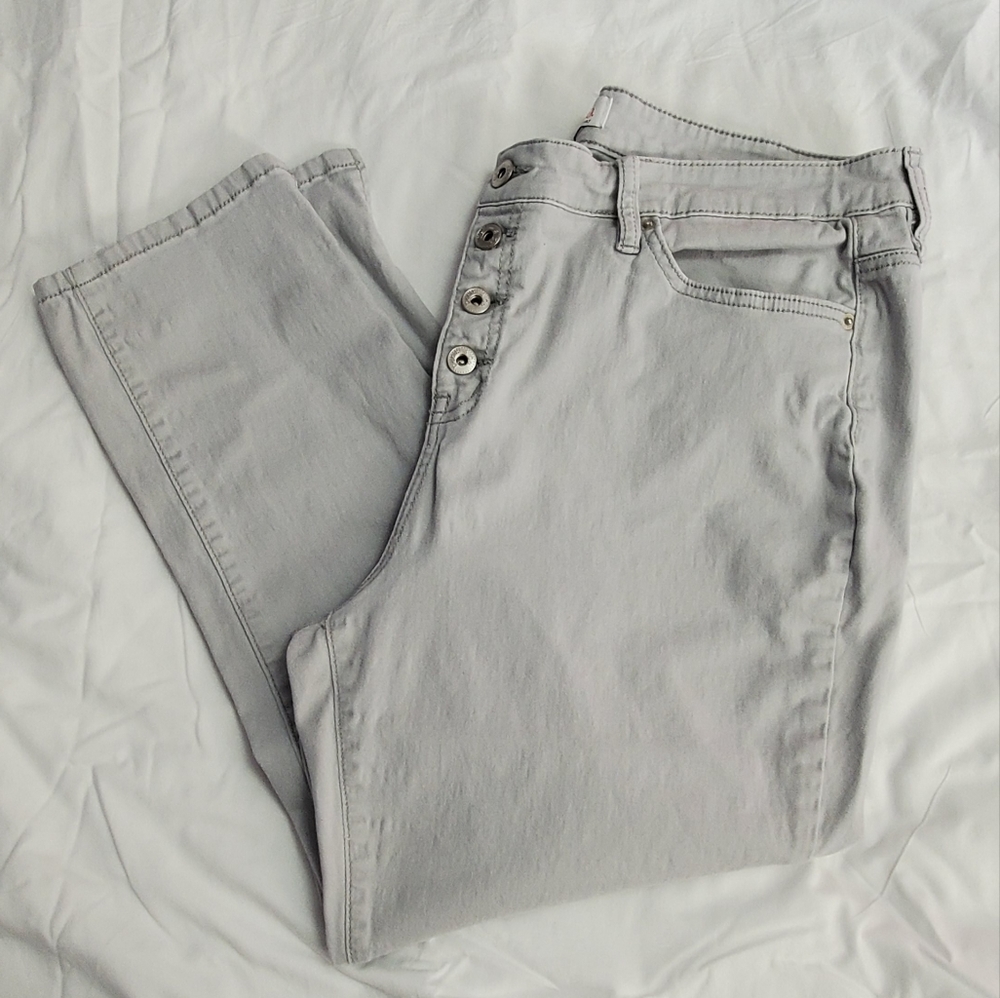 Denim & Co womens jeans. Light gray. 18W